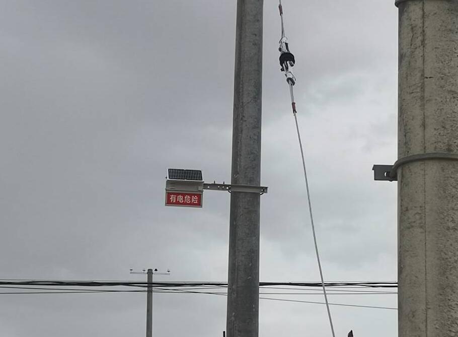 甘肅電力安裝防外破警示牌，為電力防護增添“保護傘”